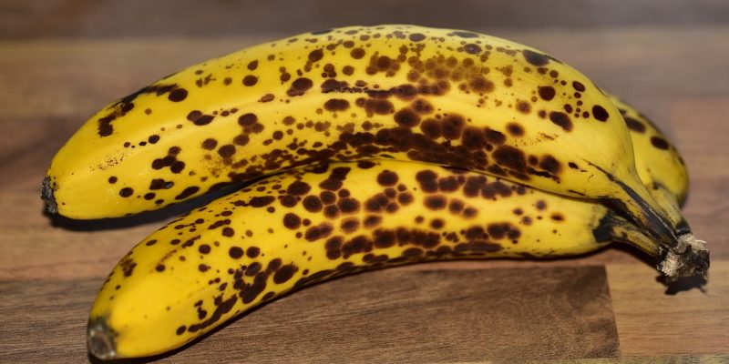 Ce se întâmplă în corpul tău când mănânci banane prea coapte