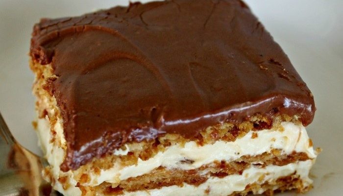 Prăjitură în 5 minute. Rețeta celui mai simplu și gustos desert